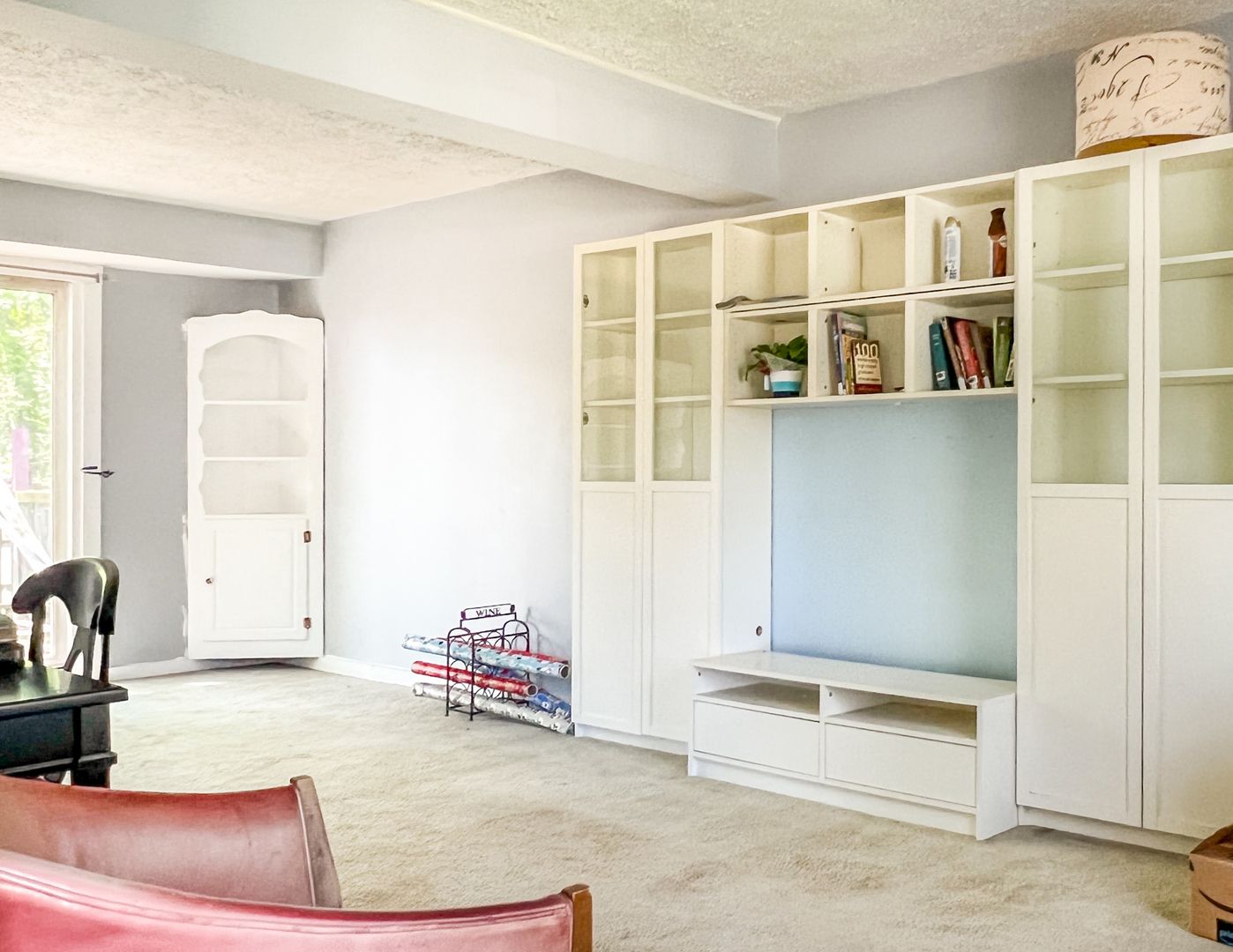 294 Seabury Road Bolingbrook, IL 60440 - Photo 2 of 17 a living room with furniture