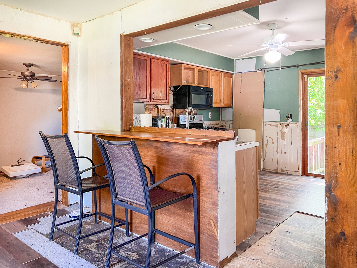 294 Seabury Road Bolingbrook, IL 60440 - Photo 5 of 17 a dining room with furniture and window