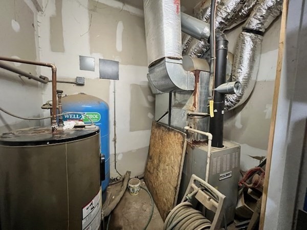 233 Mort Vining Road Southwick, MA 01077 - Photo 9 of 31