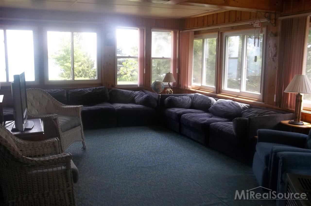 4855 Lakeshore Road Lexington, MI 48450 - Photo 9 of 29 31200545-8.JPG