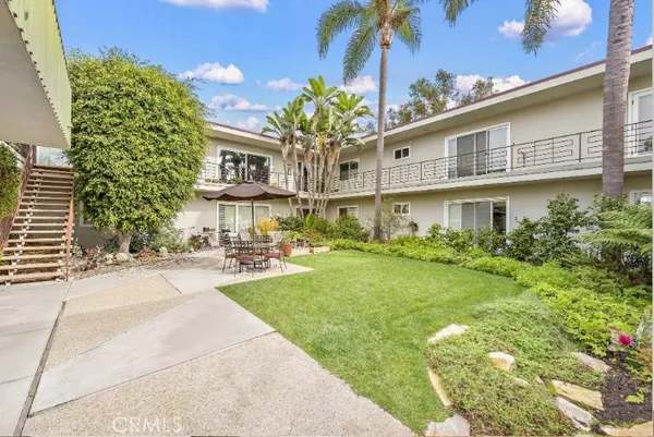 $4,295 | 1570 Via Capri, Unit 2, Laguna Beach, CA 92651