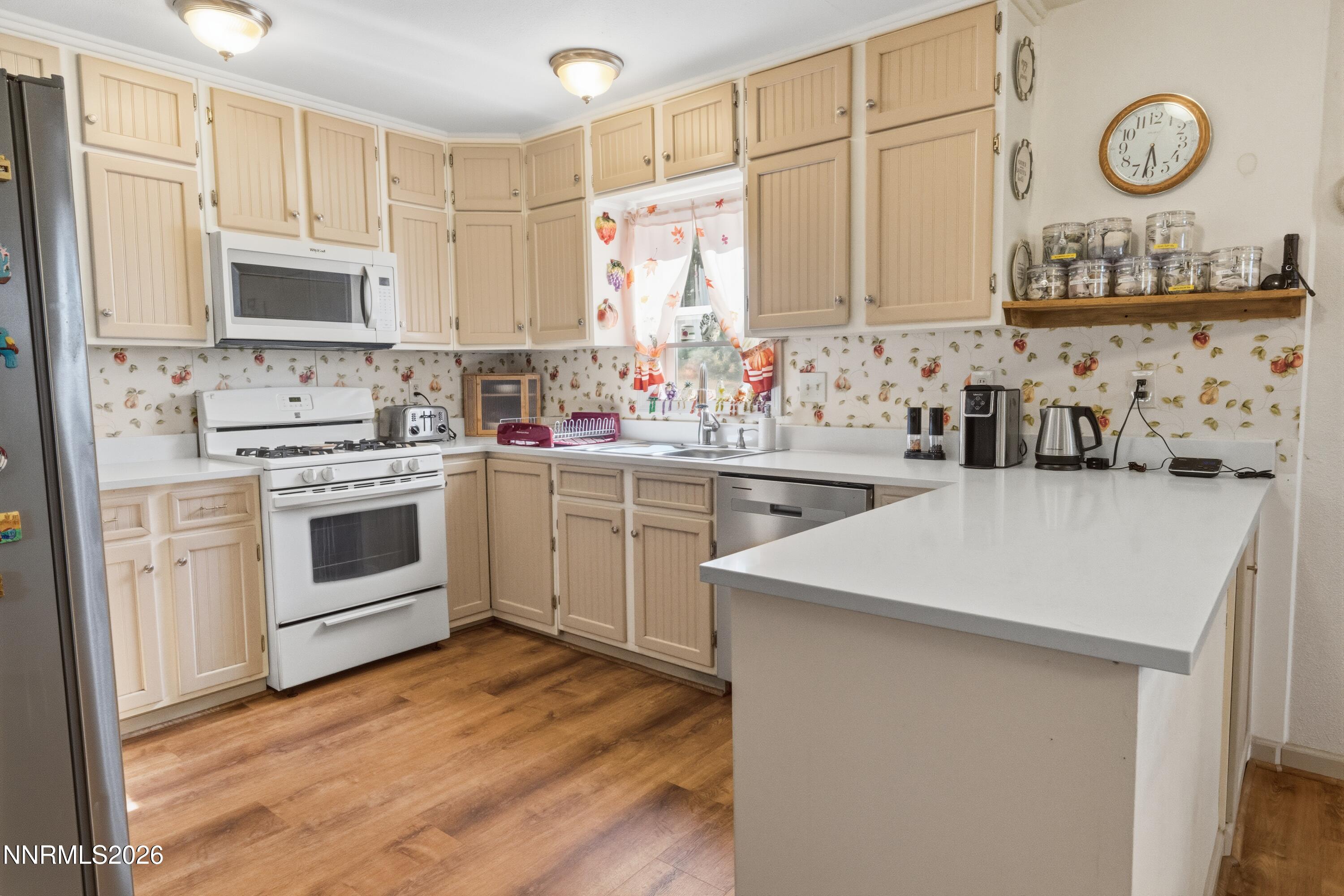 270 Shetland Circle Reno, NV 89508 - Photo 8 of 45 Kitchen