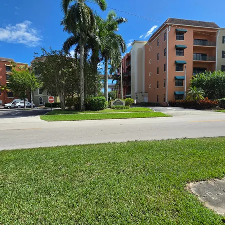 $2,500 | 1610 Presidential Way, Unit 105, West Palm Beach, FL 33401