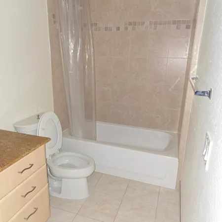 $2,500 | 1610 Presidential Way, Unit 105, West Palm Beach, FL 33401