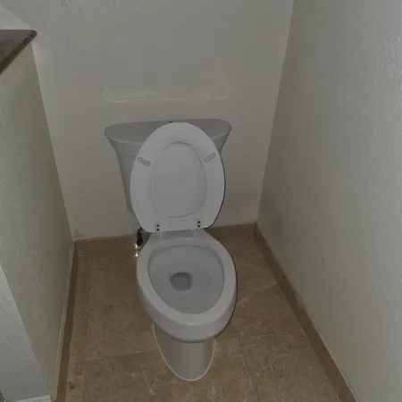 $2,500 | 1610 Presidential Way, Unit 105, West Palm Beach, FL 33401