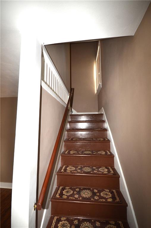 1020 6th Street Beaver, PA 15009 - Photo 13 of 33 a view of entryway