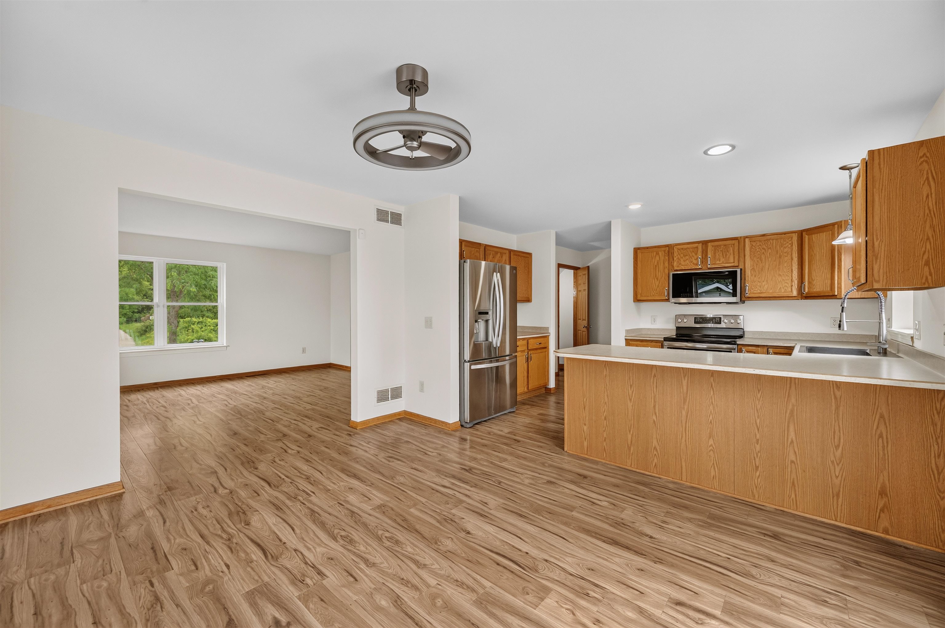 210 Rustic Drive Madison, WI 53718 - Photo 7 of 35