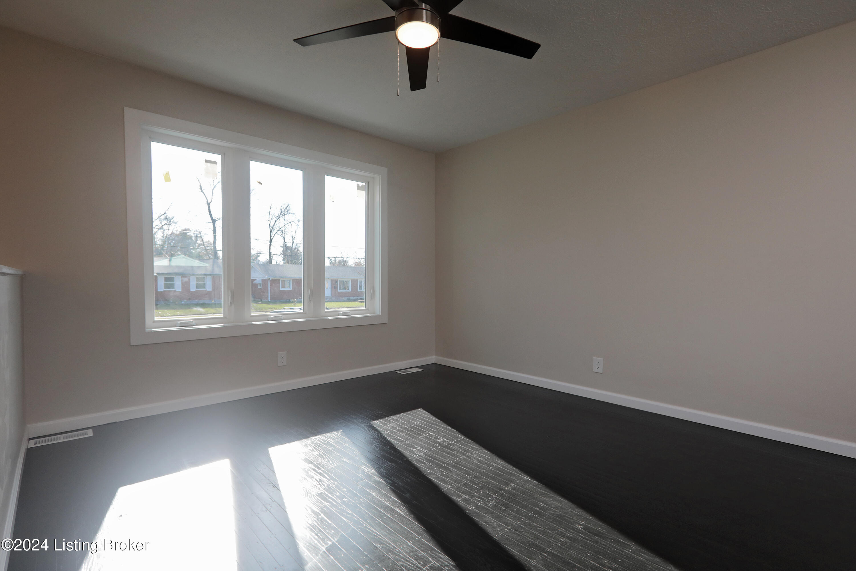 3509 Tarragon Road Louisville, KY 40219 - Photo 9 of 44 3509_Tarragon_011