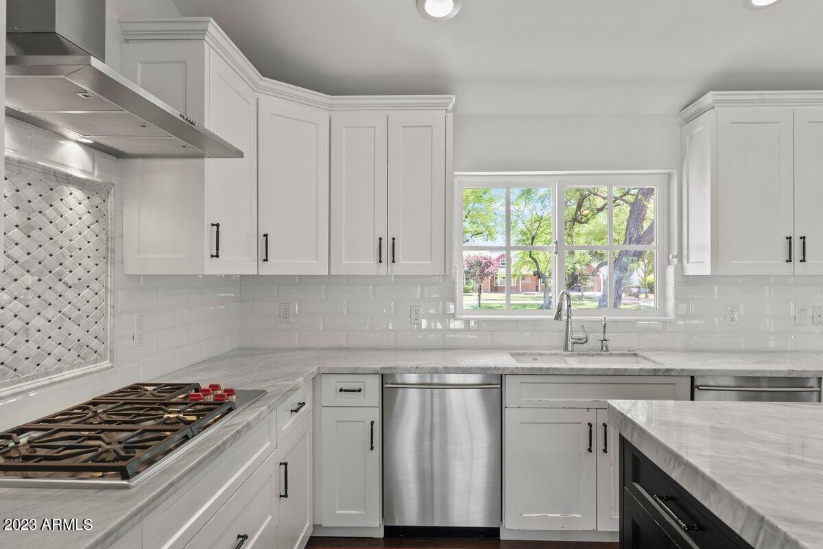 510 East Ocotillo Road Phoenix, AZ 85012 - Photo 9 of 60 Kitchen 8 (1)