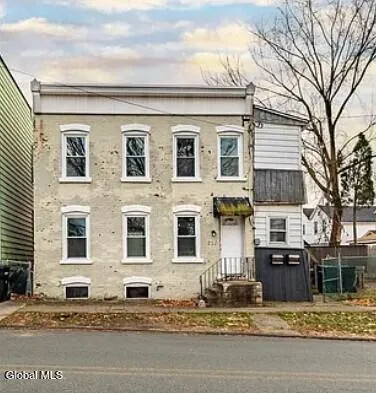 $174,900 | 22 Cottage Street, Troy, NY 12180