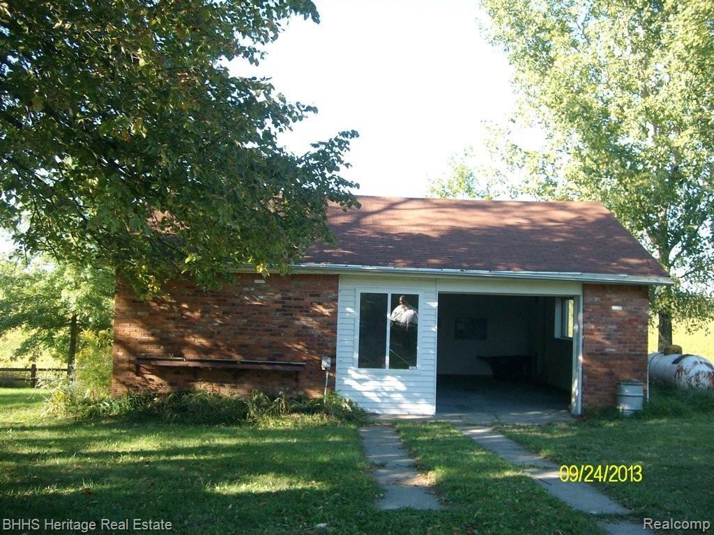 2881 East Cohoctah Road Howell, MI 48855 - Photo 8 of 16 2881 SECOND GARAGE.jpg