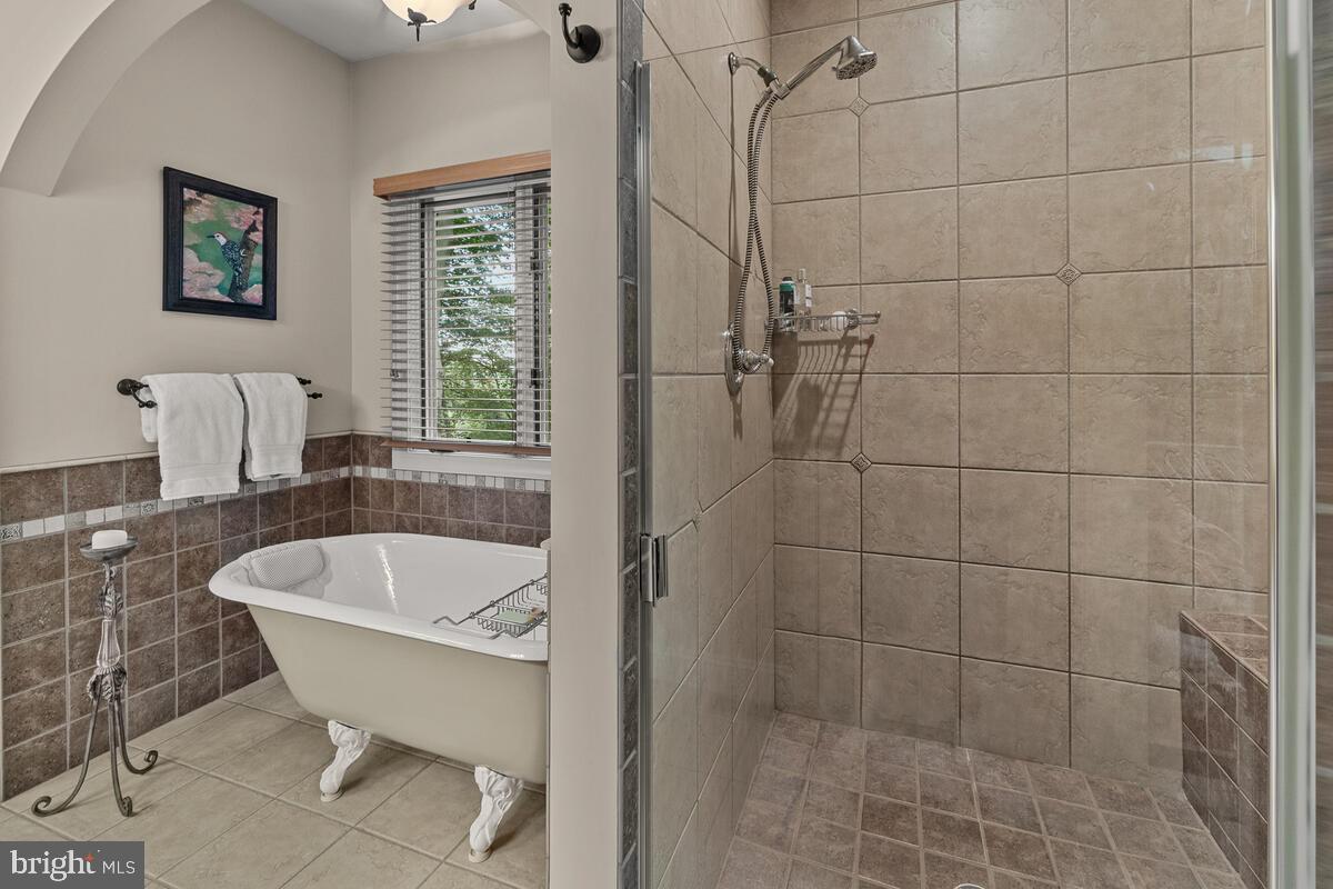 6240 Mt Phillip Road Frederick, MD 21703 - Photo 22 of 45 Primary Suite Full Bath & Walk-In Closet