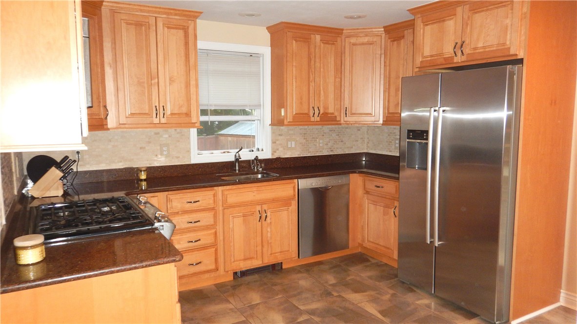 333 Hope Furnace Road Scituate, RI 02831 - Photo 3 of 11