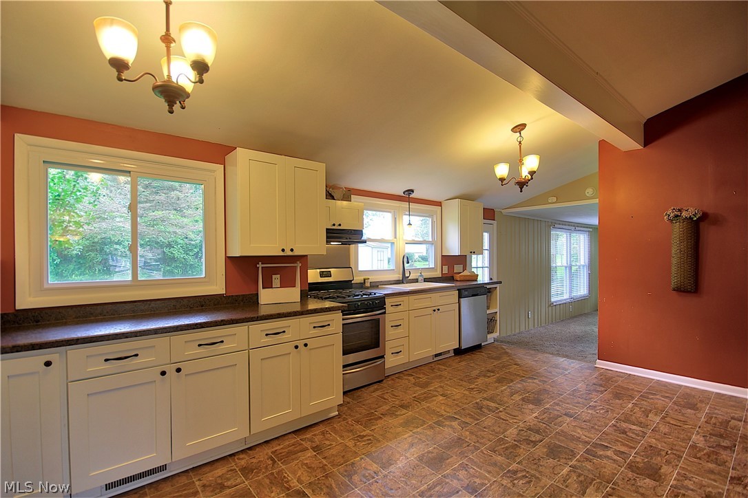 7120 Rolling Ridge Road Northeast Canton, OH 44721 - Photo 20 of 32