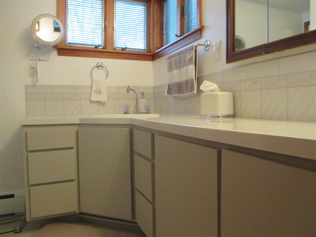 4345 South Linden Road Flint, MI 48507 - Photo 21 of 34 50072065-20.JPG
