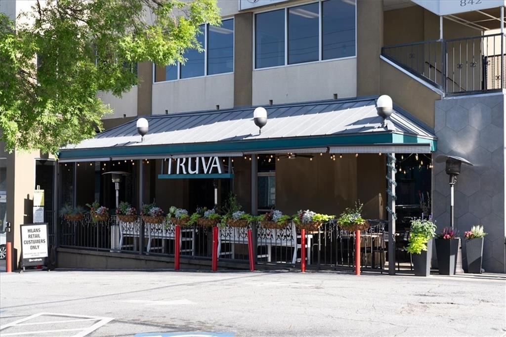 866 Briarcliff Road Northeast, Unit D2 Atlanta, GA 30306 - Photo 36 of 42 a front view of a building with street