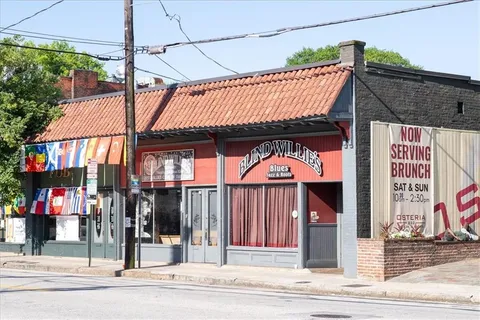 $215,000 | 866 Briarcliff Road Northeast, Unit D2, Atlanta, GA 30306