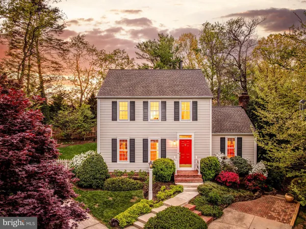 $935,000 | 11686 Stockbridge Lane, Reston, VA 20194