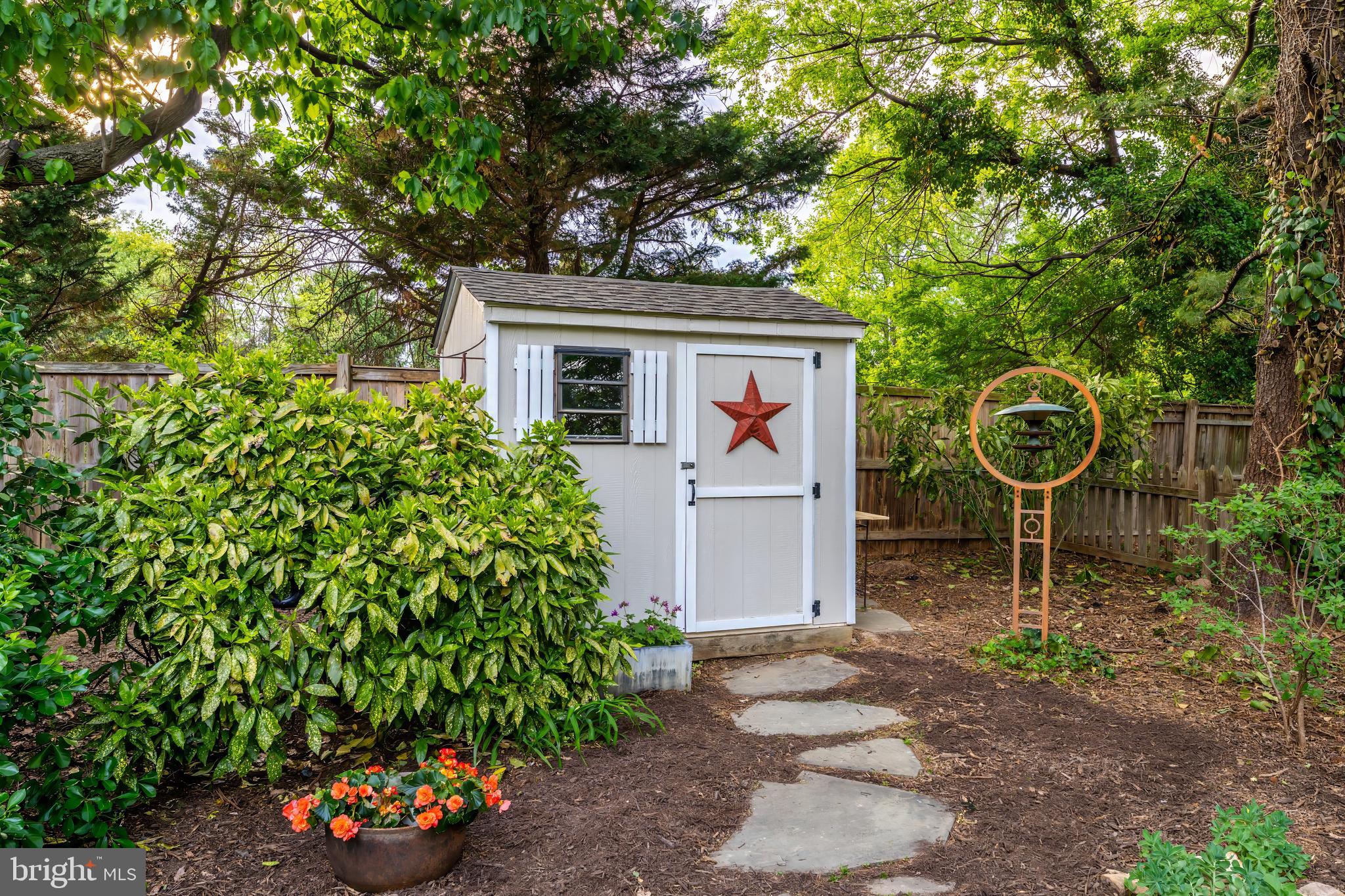 11686 Stockbridge Lane Reston, VA 20194 - Photo 49 of 55