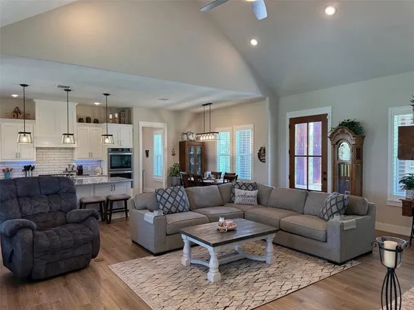 $799,900 | 130 Demonbreun Court, Chico, TX 76431