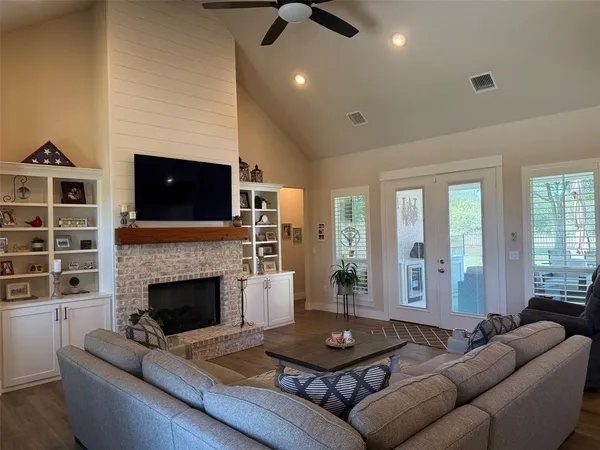 $799,900 | 130 Demonbreun Court, Chico, TX 76431