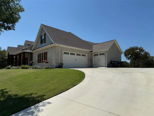 $799,900 | 130 Demonbreun Court, Chico, TX 76431