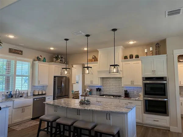 $799,900 | 130 Demonbreun Court, Chico, TX 76431