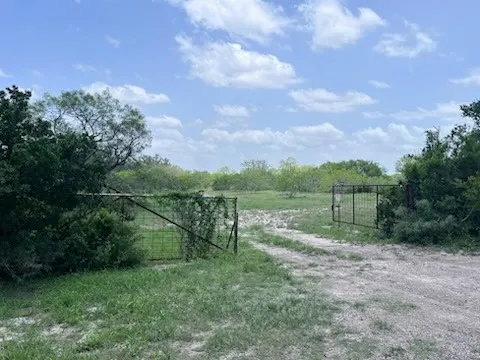 $150,000 | 510 County Road 2391, Orange Grove, TX 78372