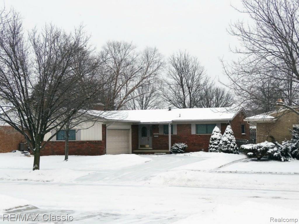 43952 Brandywyne Road Canton, MI 48187 - Photo 1 of 28 great Brick and Aluminum Exterior on the home.