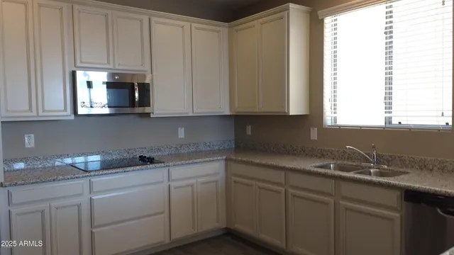 $2,750 | 2944 North 72nd Street, Mesa, AZ 85207