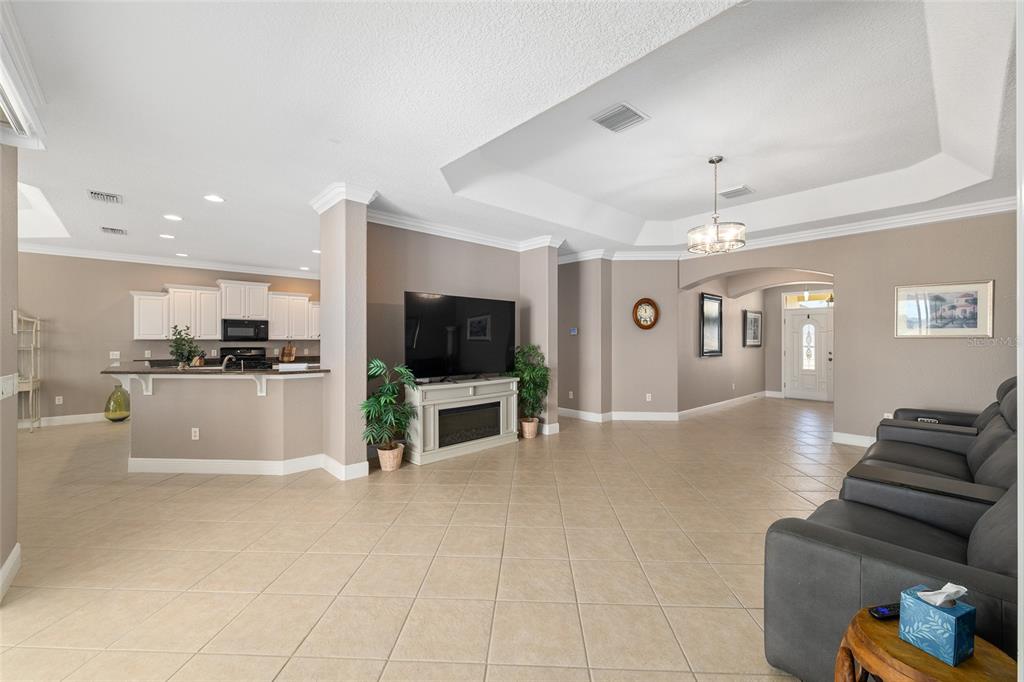 533 Inner Circle The Villages, FL 32162 - Photo 8 of 37