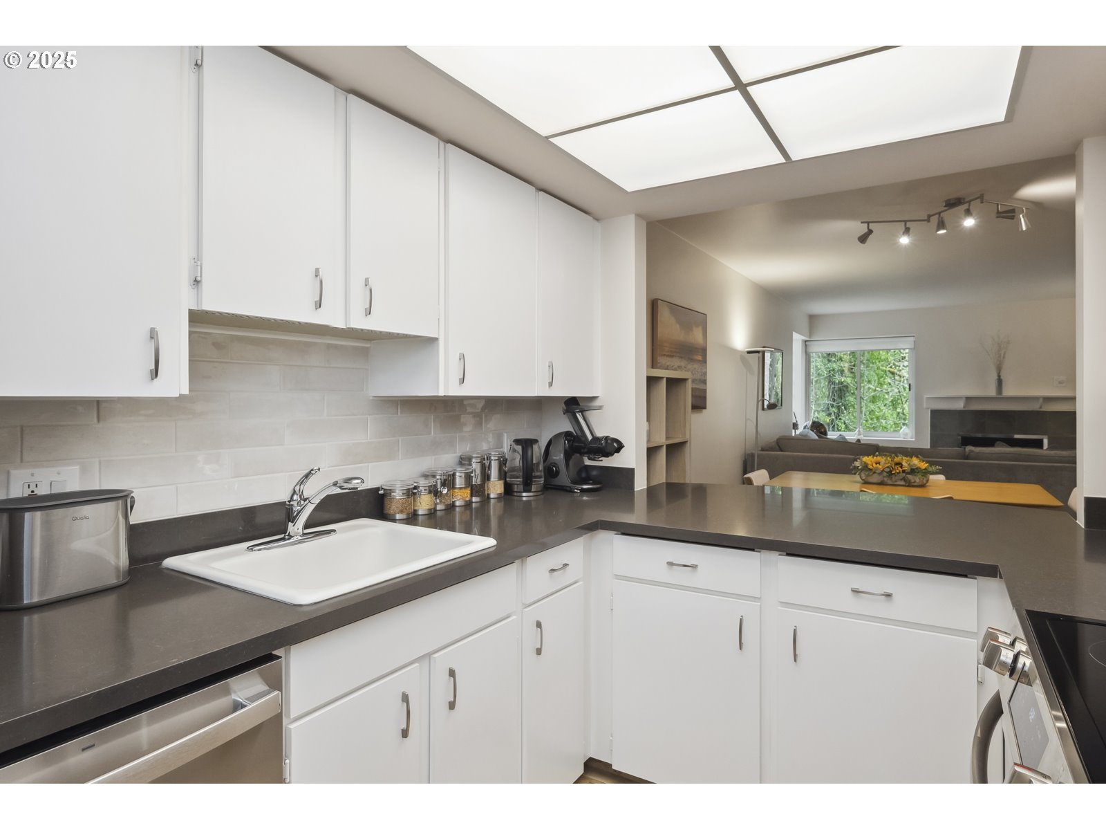 6625 West Burnside Road, Unit 231 Portland, OR 97225 - Photo 12 of 46 Gallery Image 12