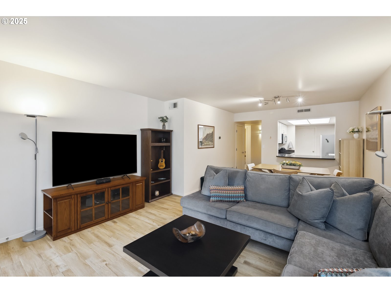 6625 West Burnside Road, Unit 231 Portland, OR 97225 - Photo 6 of 46 Gallery Image 6