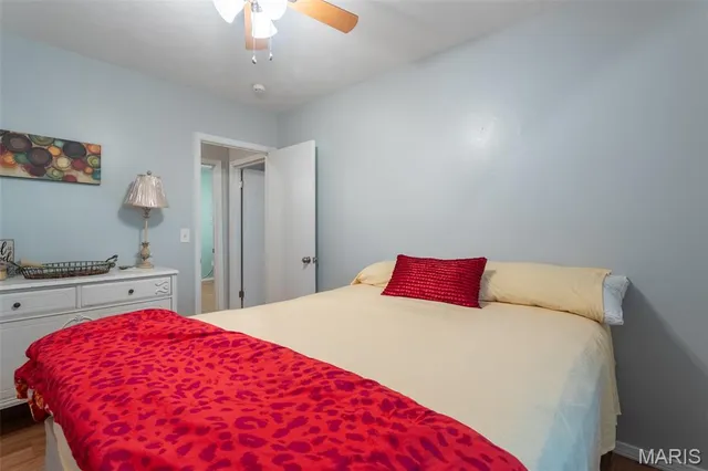 $285,000 | 26 West Lakewood Drive, Fenton, MO 63026