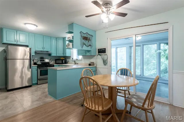 $285,000 | 26 West Lakewood Drive, Fenton, MO 63026