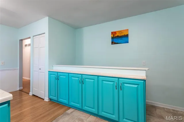 $285,000 | 26 West Lakewood Drive, Fenton, MO 63026