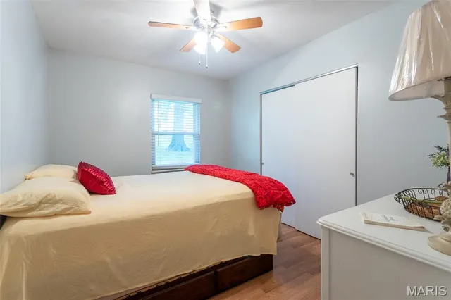 $285,000 | 26 West Lakewood Drive, Fenton, MO 63026