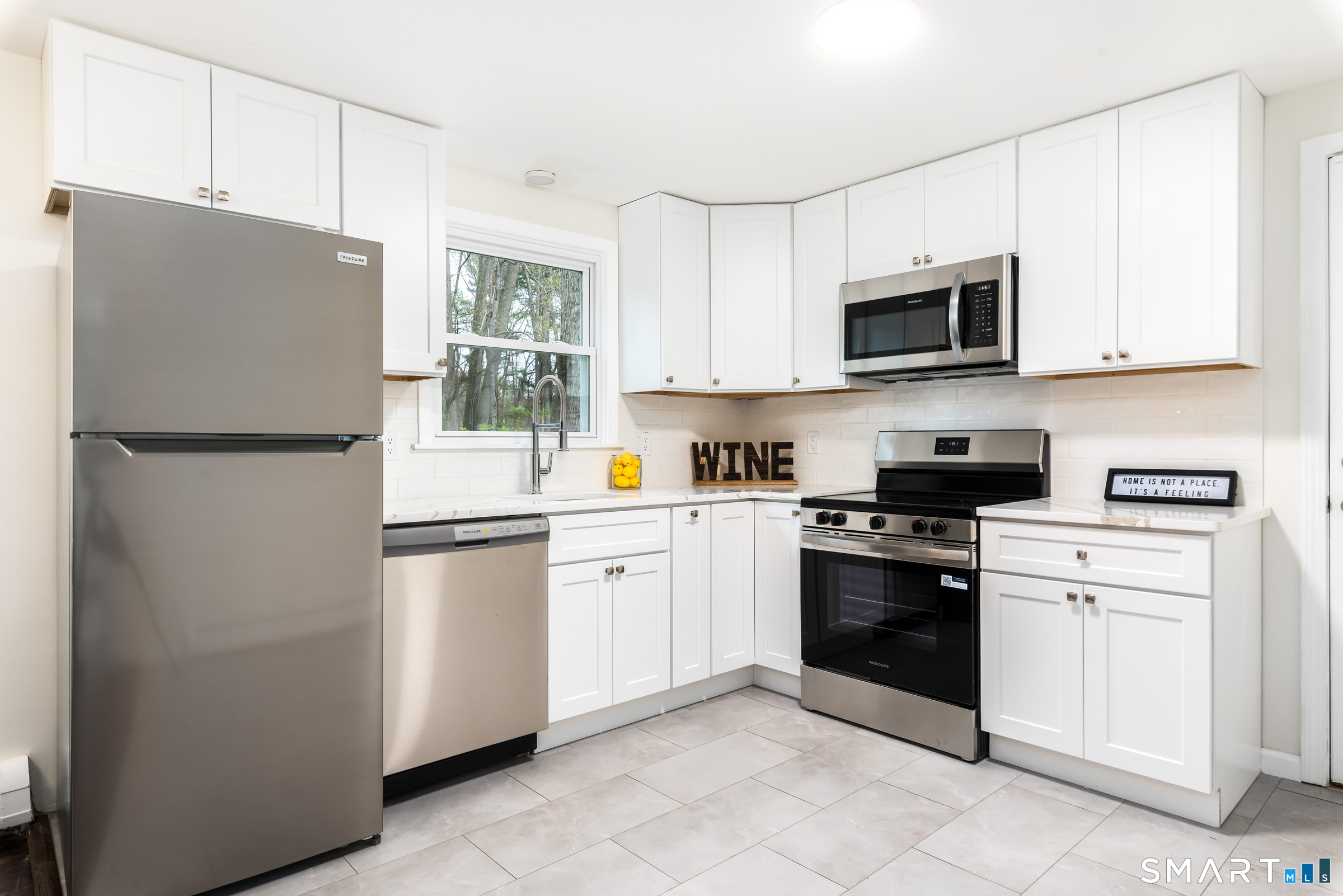 8 Rocket Run Enfield, CT 06082 - Photo 12 of 29