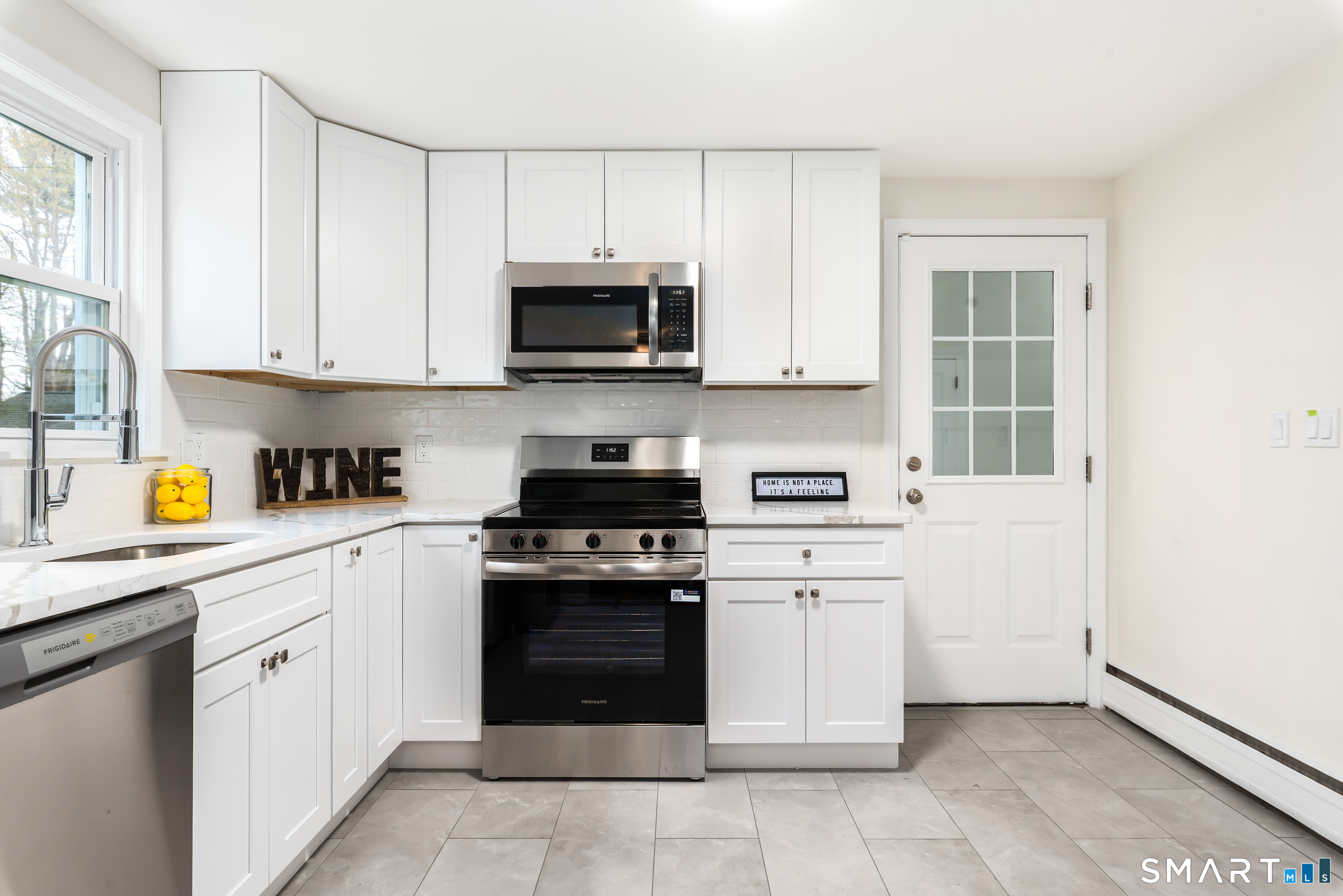 8 Rocket Run Enfield, CT 06082 - Photo 13 of 29