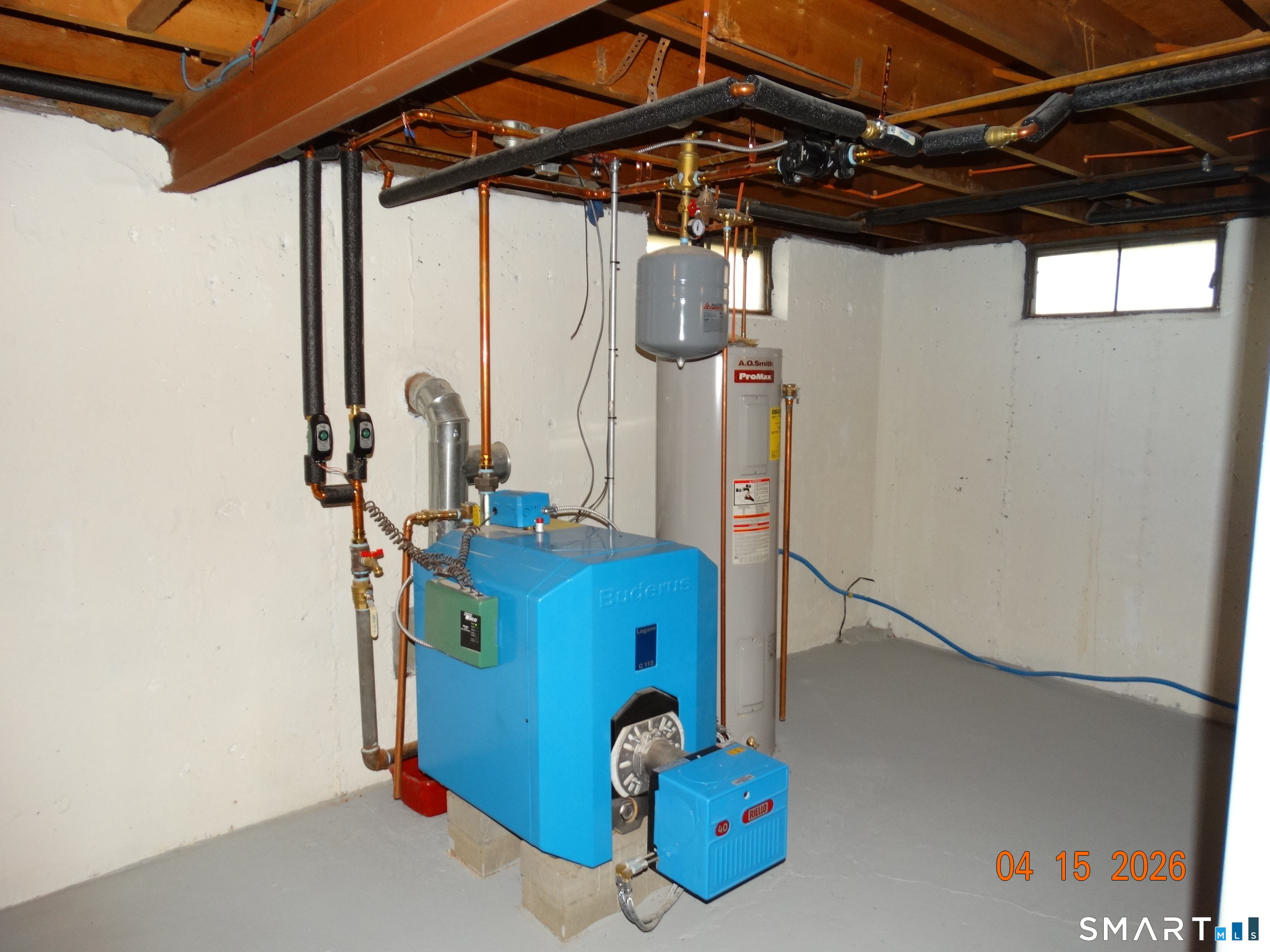 8 Rocket Run Enfield, CT 06082 - Photo 2 of 29