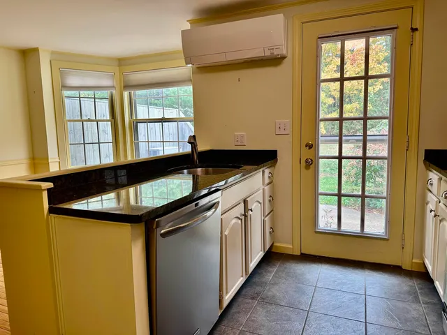 $325,000 | 5 Evergreen Lane, Middlebury, VT 05753