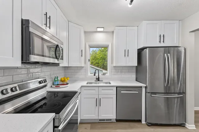 $419,900 | 228 16th Avenue Southwest, New Brighton, MN 55112