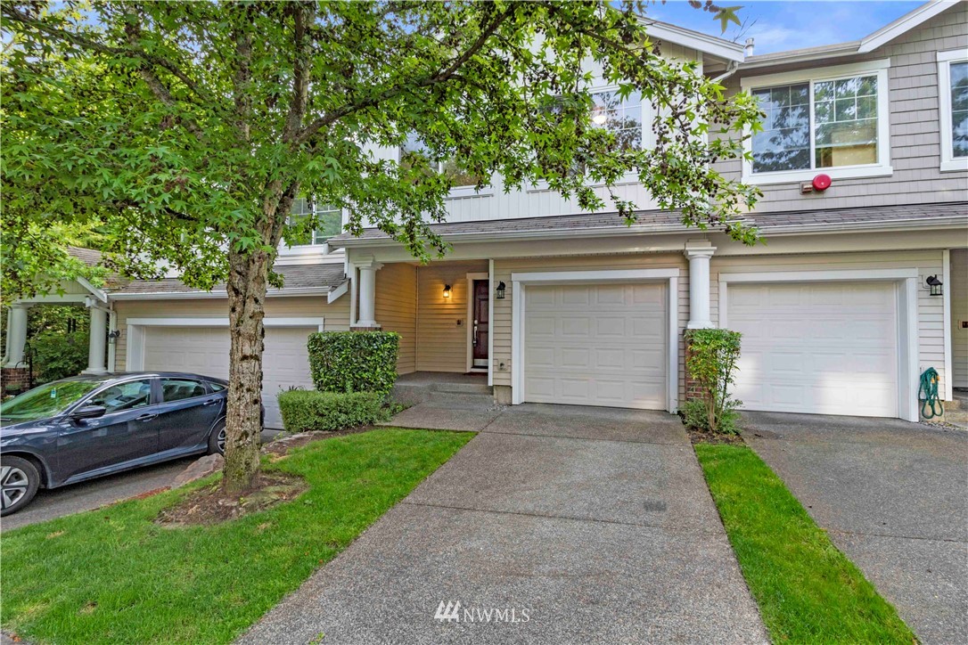 4815 Lake Place South, Unit B Renton, WA 98055 - Photo 3 of 25 Gallery Image 3