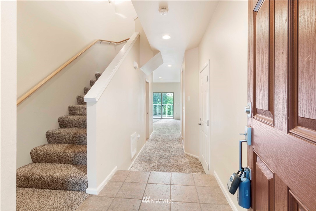 4815 Lake Place South, Unit B Renton, WA 98055 - Photo 4 of 25 Gallery Image 4