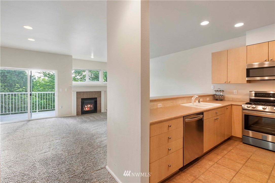 4815 Lake Place South, Unit B Renton, WA 98055 - Photo 5 of 25 Gallery Image 5