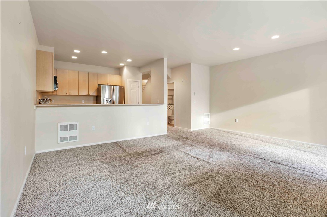 4815 Lake Place South, Unit B Renton, WA 98055 - Photo 10 of 25 Gallery Image 10
