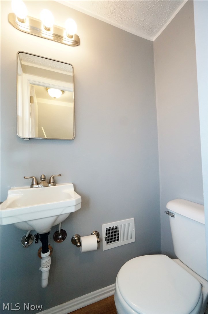 4063 Linnell Road Cleveland, OH 44121 - Photo 16 of 35