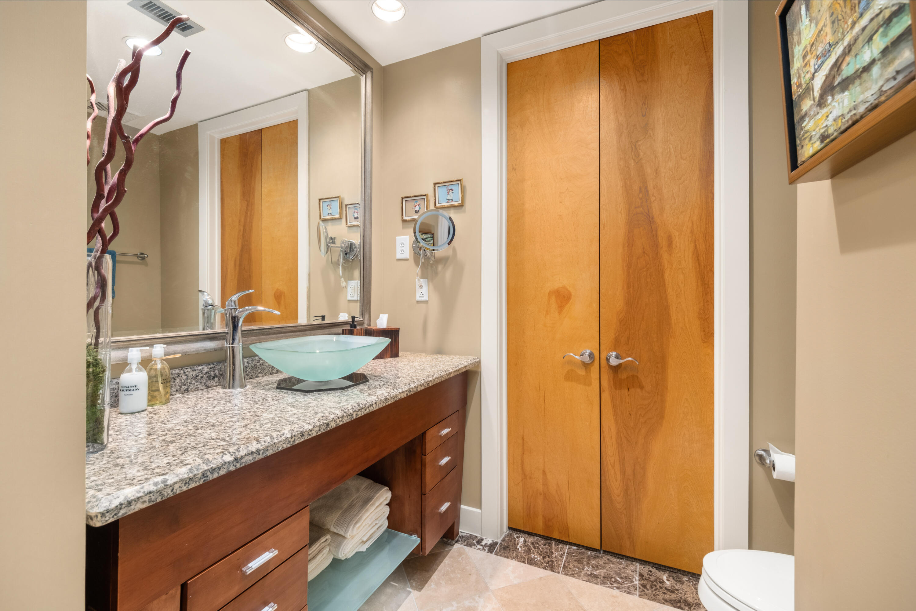 150 Bee Street, Unit 703 Charleston, SC 29425 - Photo 21 of 32 150 Bee St_Eterna_Media-23