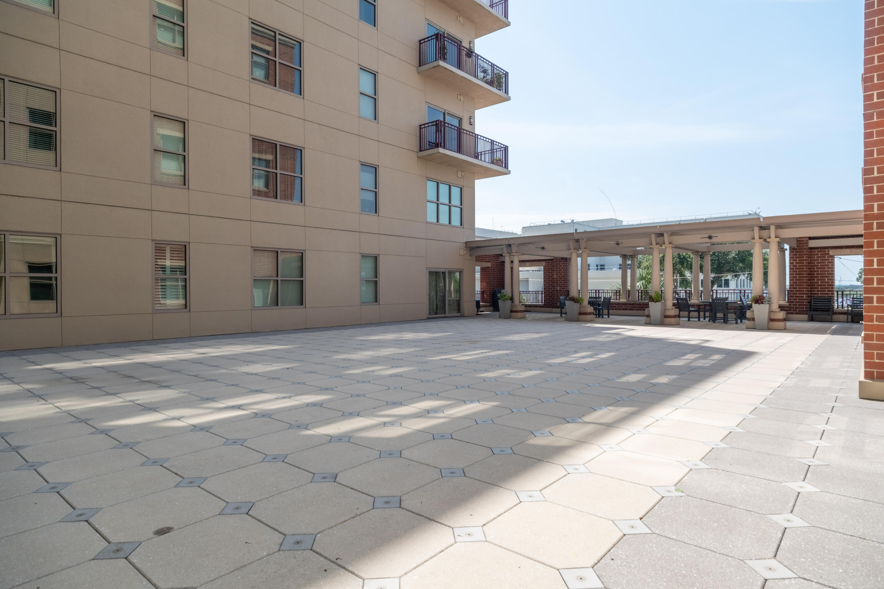 150 Bee Street, Unit 703 Charleston, SC 29425 - Photo 29 of 32 150 Bee St_Eterna_Media-33