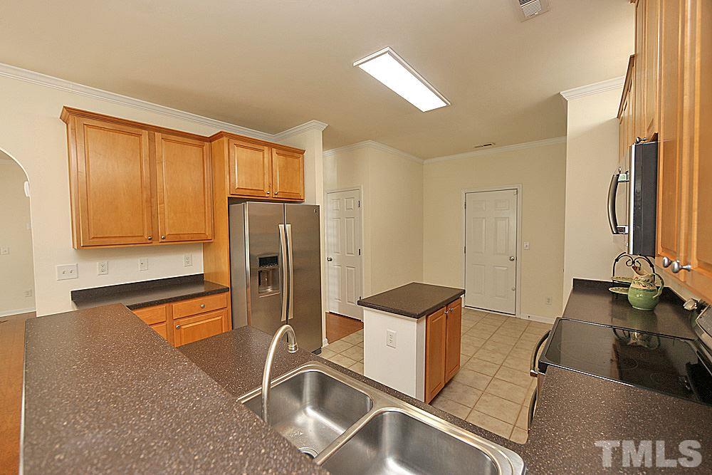 8416 Whisper Ridge Place Raleigh, NC 27613 - Photo 12 of 24